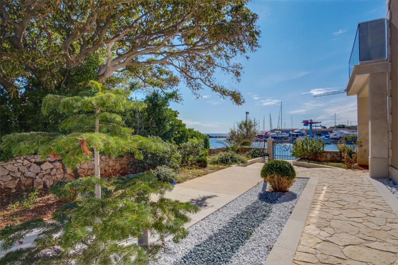 Lucica 360 Sea View Suite Nerezine Buitenkant foto