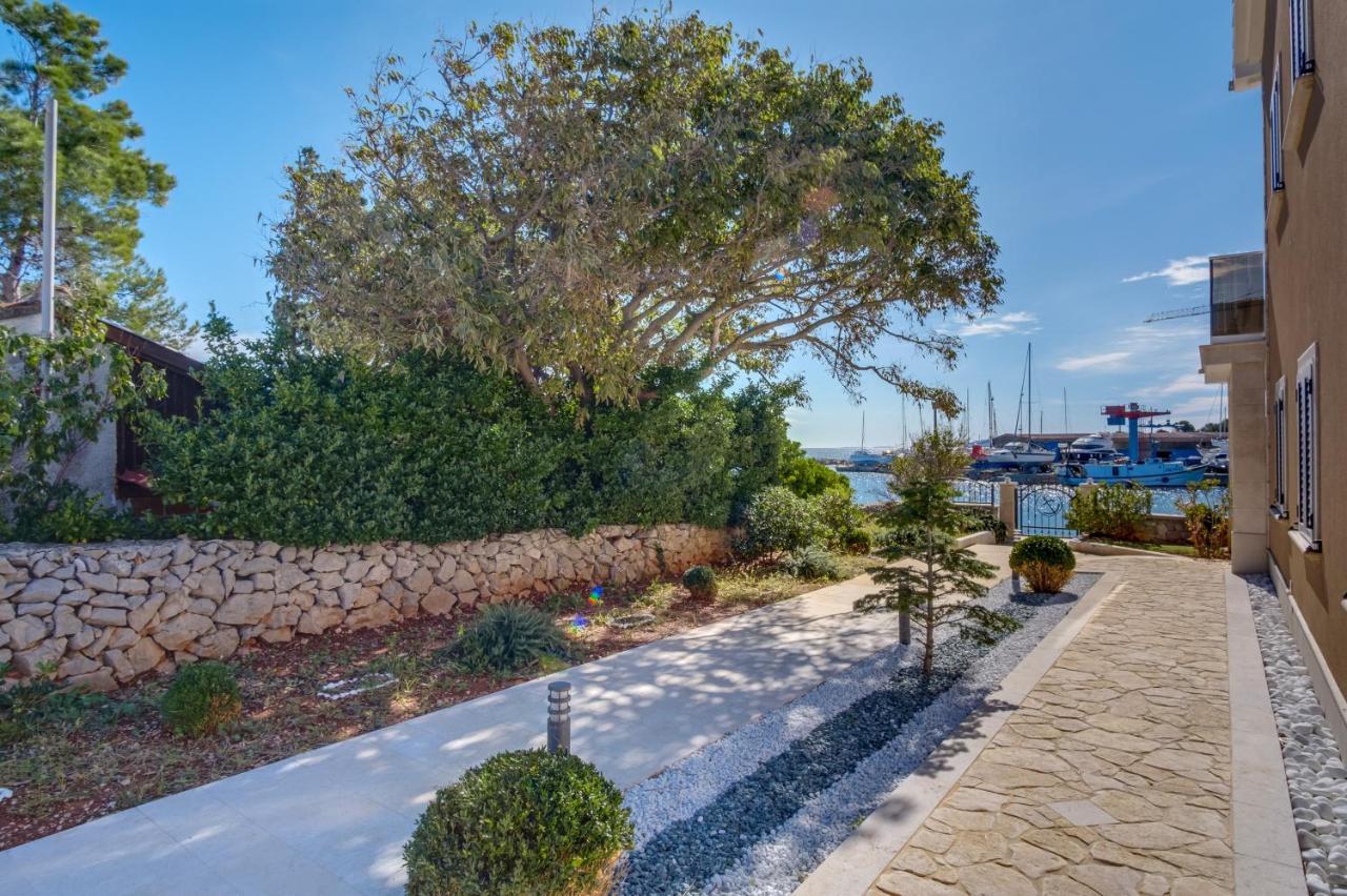 Lucica 360 Sea View Suite Nerezine Buitenkant foto